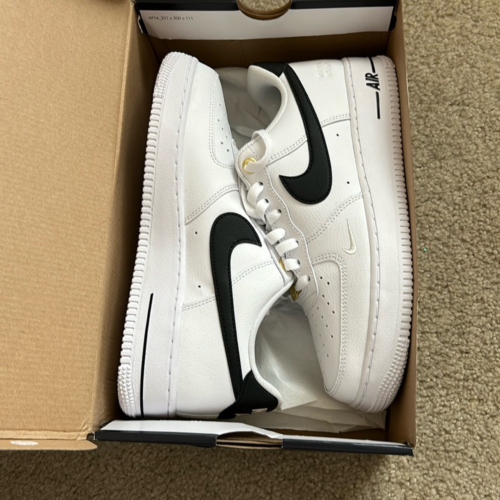 Nike Air Force 1 ‘07 LV8- Men’s 8, women’s 9.5- Never worn